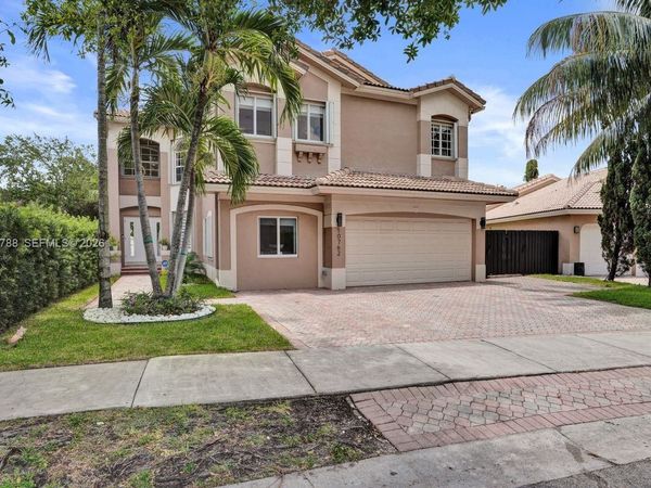 10762 NW 71st St , Doral, FL 33178