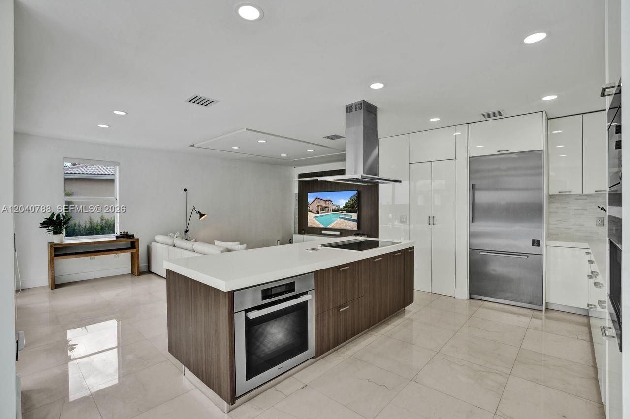 10762 NW 71st St , Doral, FL 33178 Photo