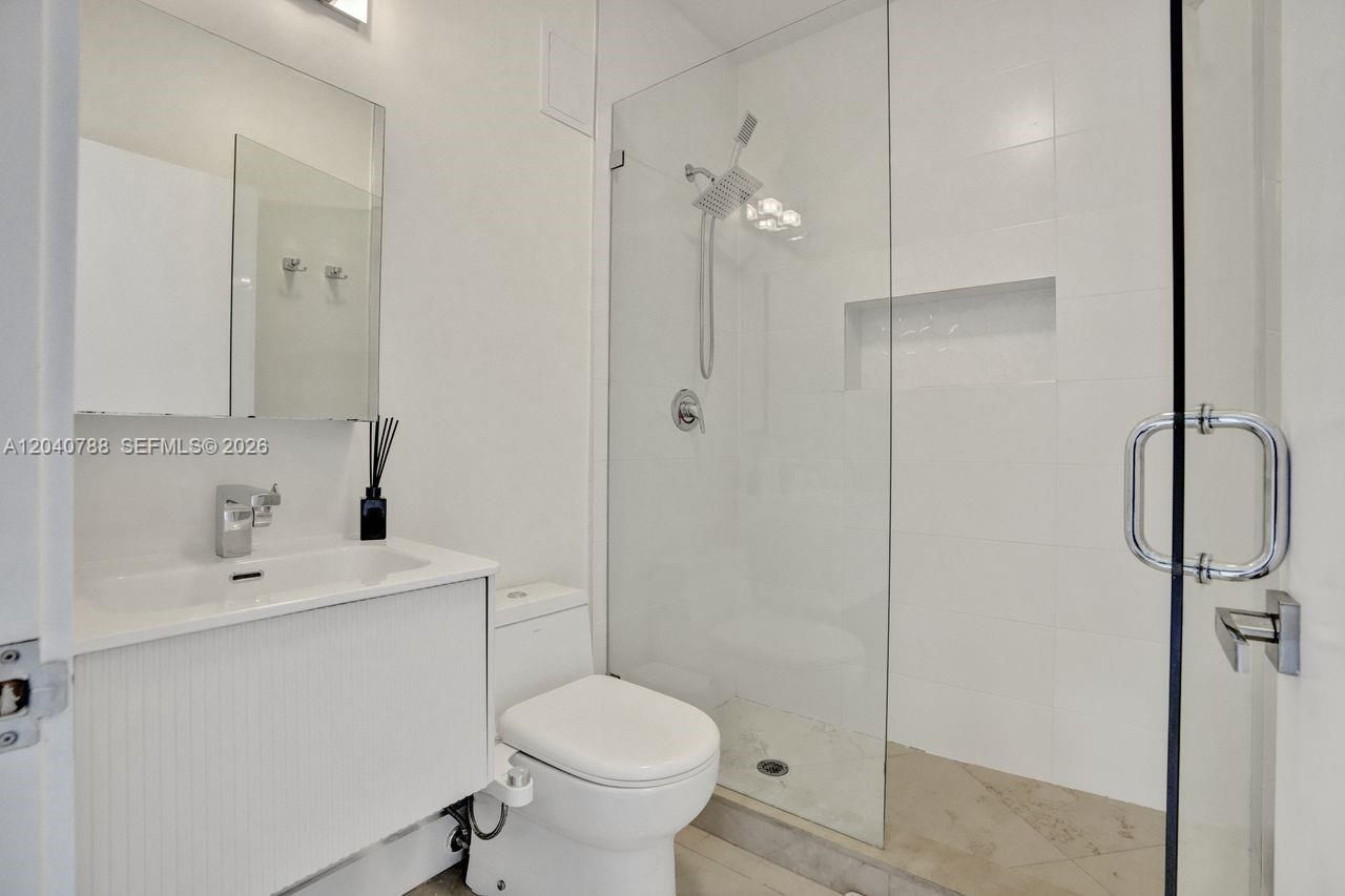 10762 NW 71st St , Doral, FL 33178 Photo