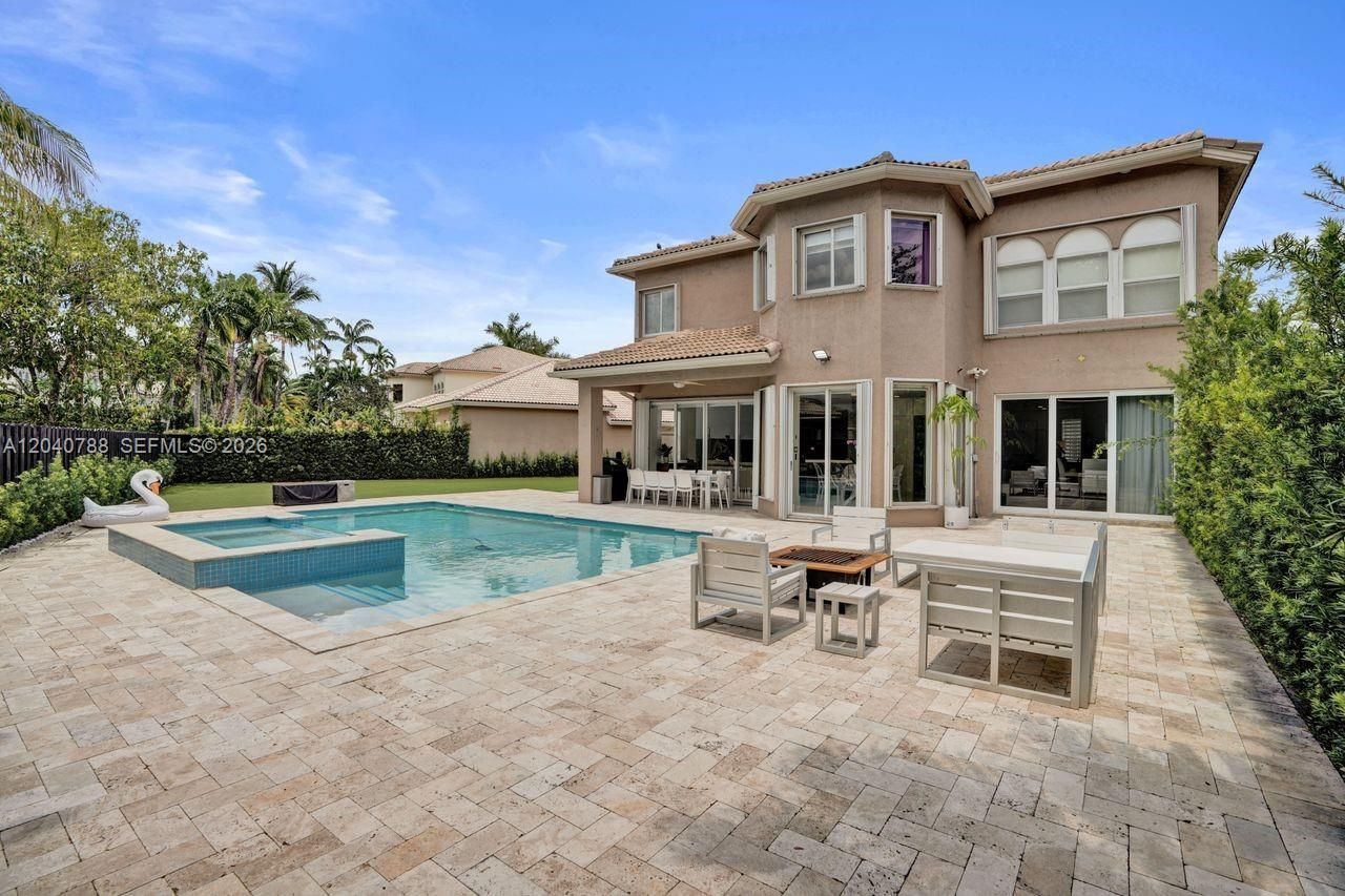 10762 NW 71st St , Doral, FL 33178 Photo