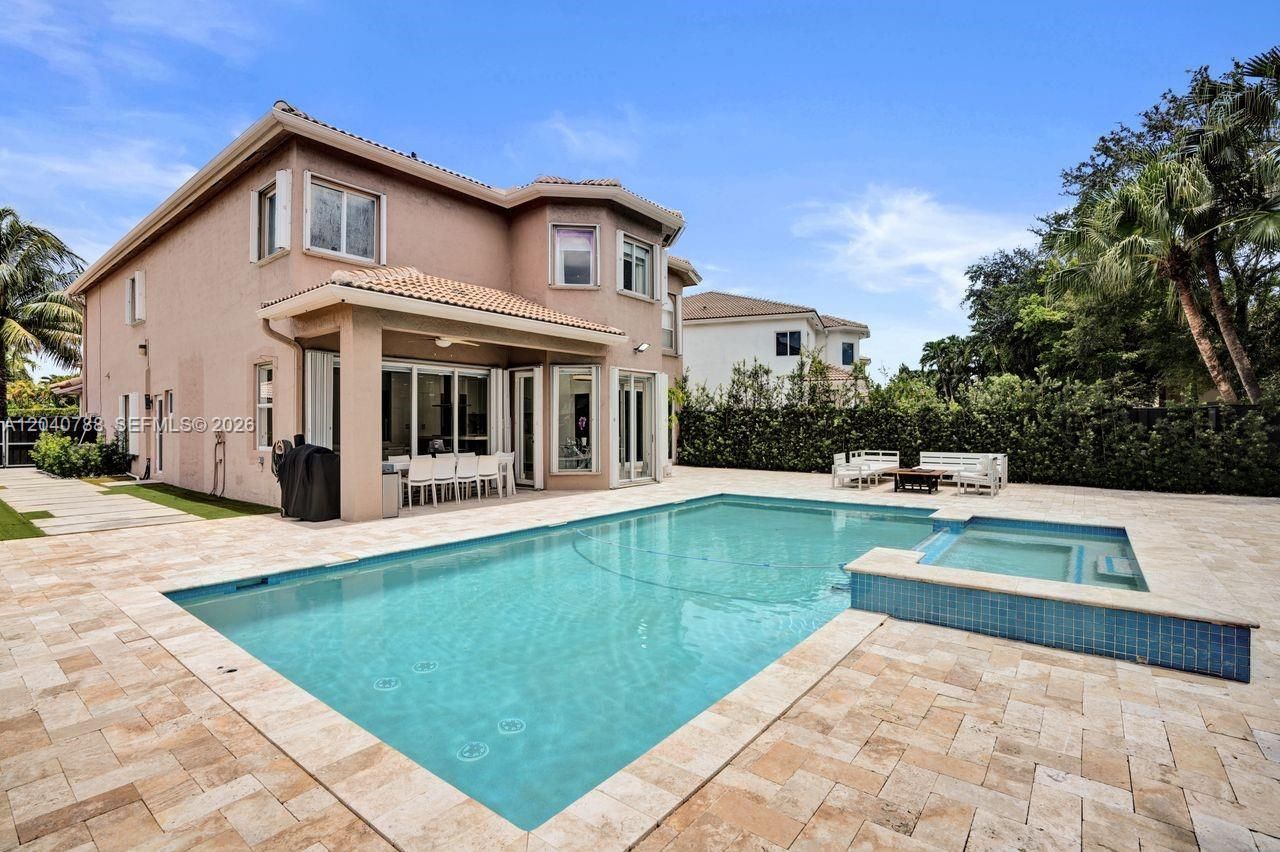 10762 NW 71st St , Doral, FL 33178 Photo