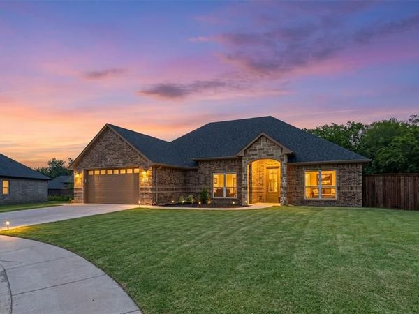 533 Limestone Circle , Mabank, TX 75147