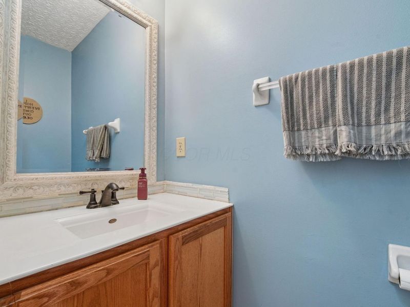 1719 Royal Oak Drive, Lewis Center, OH 43035 Photo 13