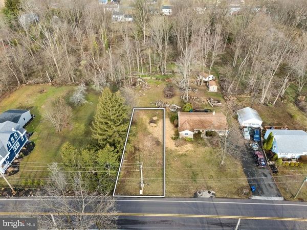 830 S BROAD STREET, LANSDALE, PA 19446