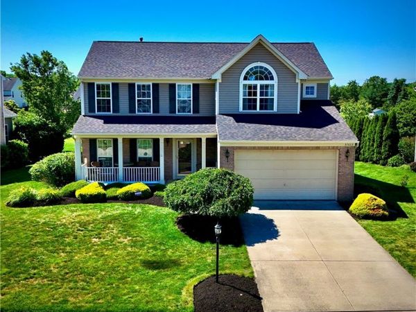 37663 stoney lake Drive, North Ridgeville, OH 44039