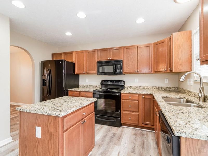 5012 Jessica Suzanne Drive, Morrow, OH 45152 Photo 4