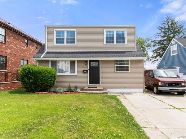 175 Arthur Avenue , Floral Park, NY 11001