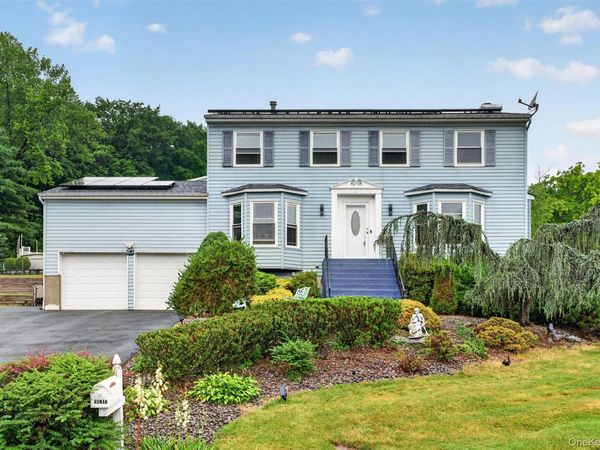 4 Shaker Court, New Windsor, NY 12553