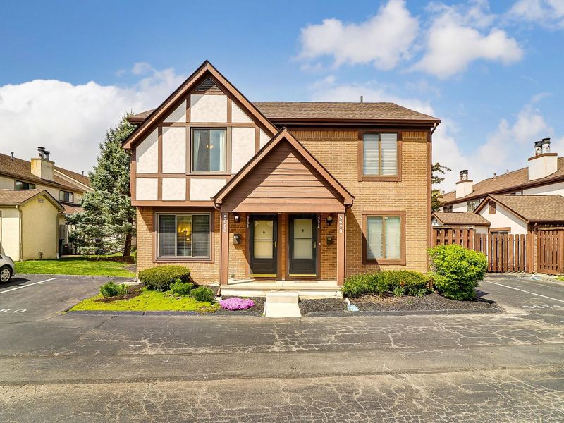 5680 Jousting Lane, Unit A, Columbus, OH 43231 Photo 1