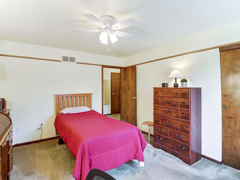 5680 Jousting Lane, Unit A, Columbus, OH 43231 Photo 26