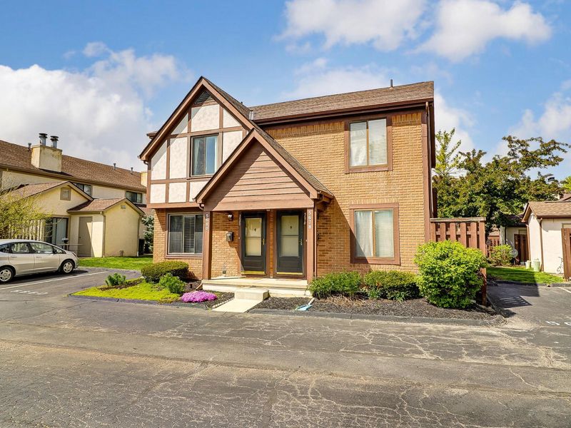 5680 Jousting Lane, Unit A, Columbus, OH 43231 Photo 5