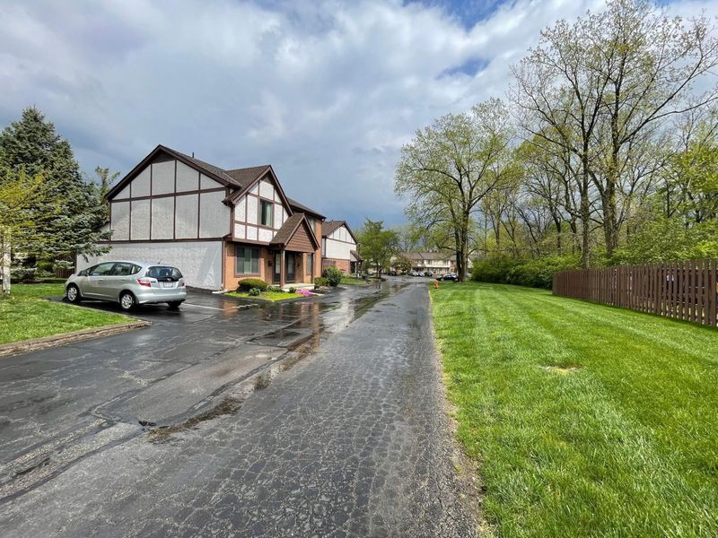 5680 Jousting Lane, Unit A, Columbus, OH 43231 Photo 6