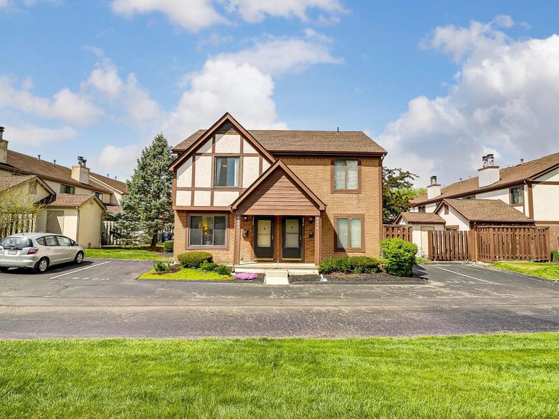 5680 Jousting Lane, Unit A, Columbus, OH 43231 Photo 8