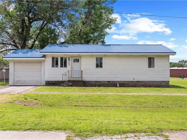 203 & 207 W Market Street, Sheldon, MO 64784