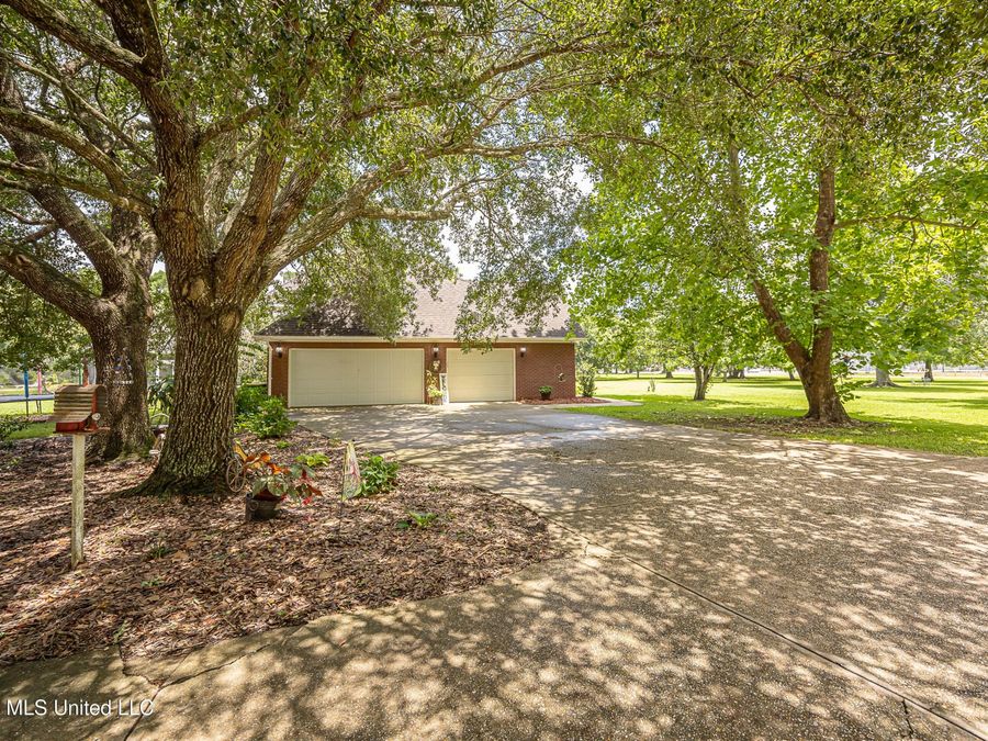Property Image 100