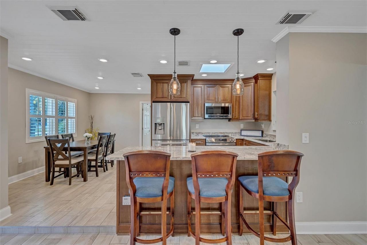 302 S Mayo Street, Crystal Beach, FL 34681 Photo