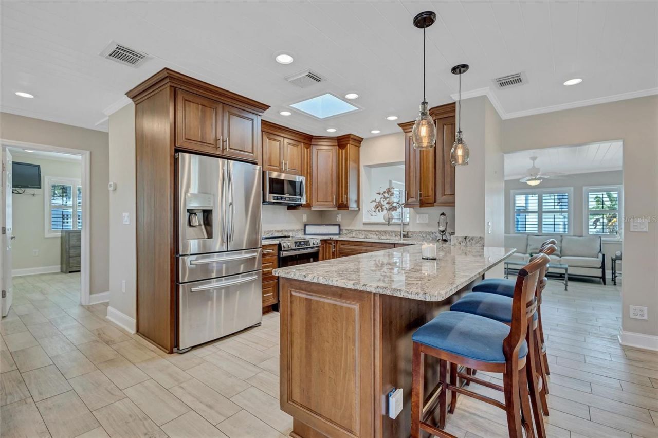 302 S Mayo Street, Crystal Beach, FL 34681 Photo