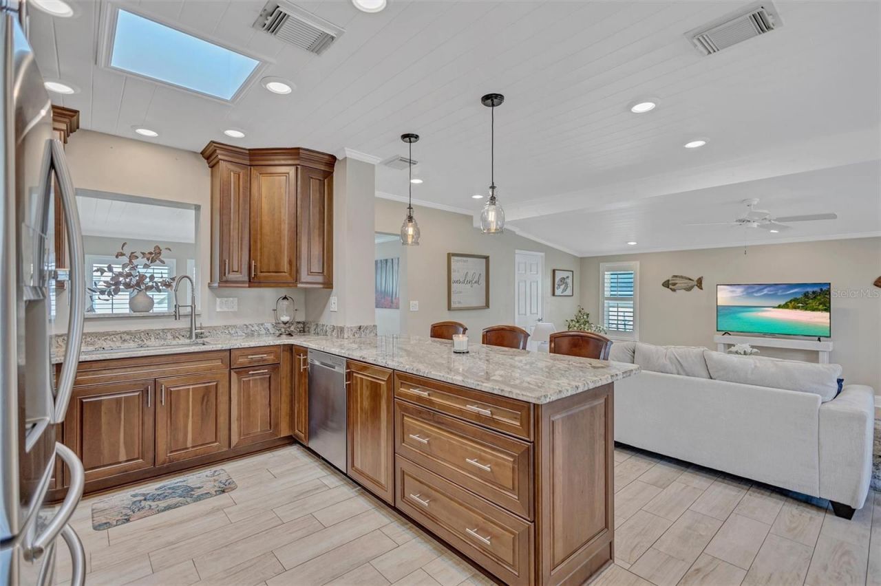 302 S Mayo Street, Crystal Beach, FL 34681 Photo