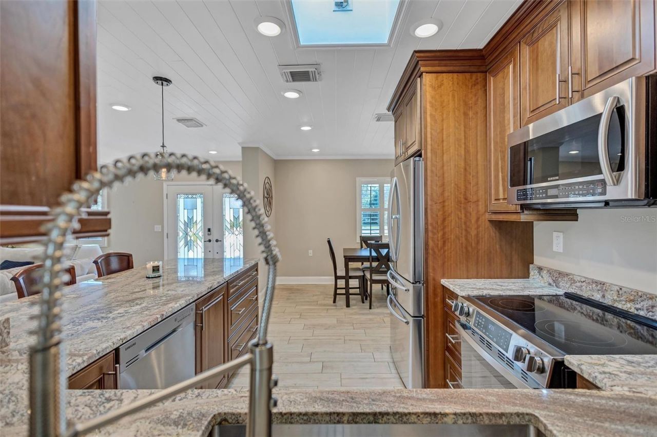 302 S Mayo Street, Crystal Beach, FL 34681 Photo