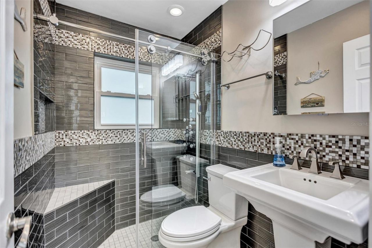302 S Mayo Street, Crystal Beach, FL 34681 Photo