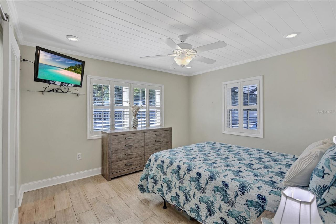 302 S Mayo Street, Crystal Beach, FL 34681 Photo