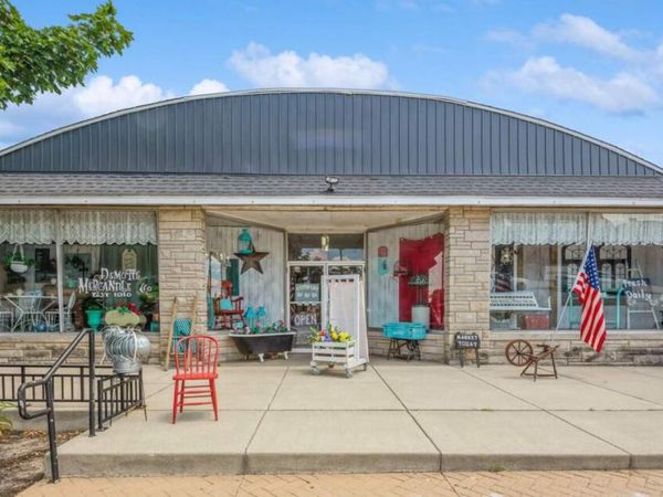 821 N Halleck Street , DeMotte, IN 46310