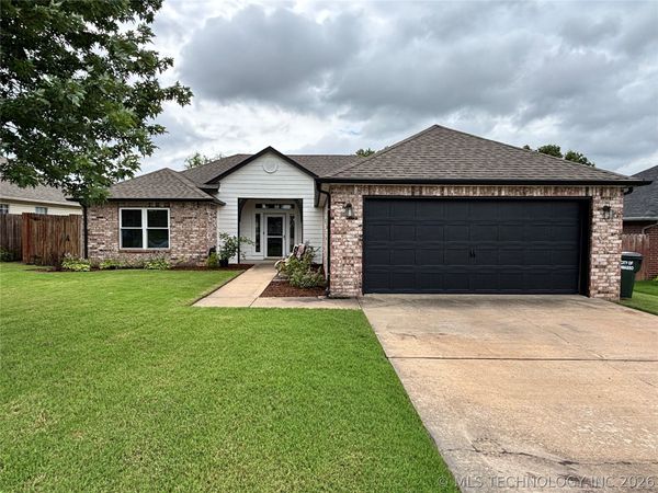 11006 E 118th Street N, Collinsville, OK 74021