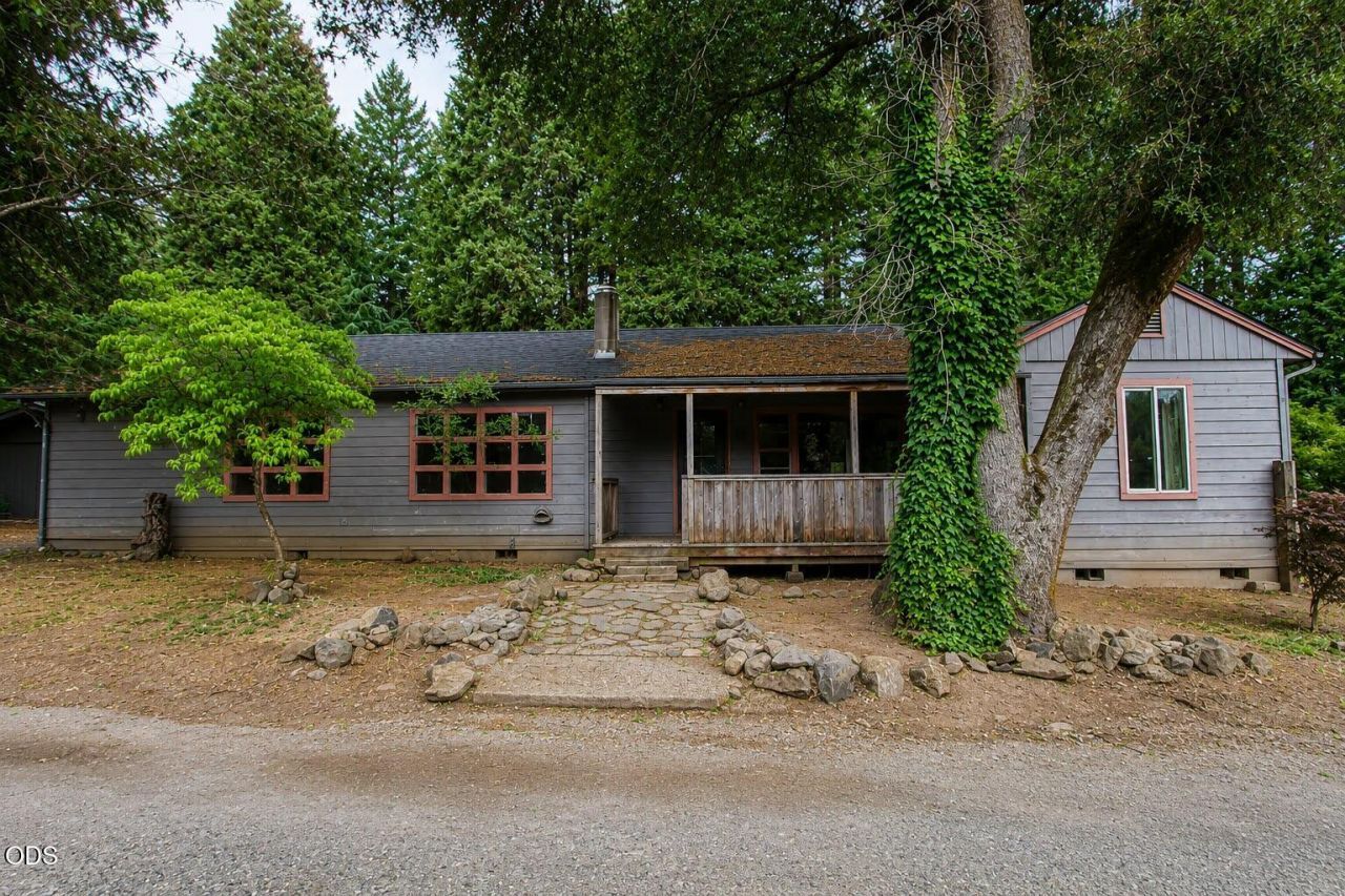 189 Bloom Road, Wolf Creek, OR 97497 Main Photo