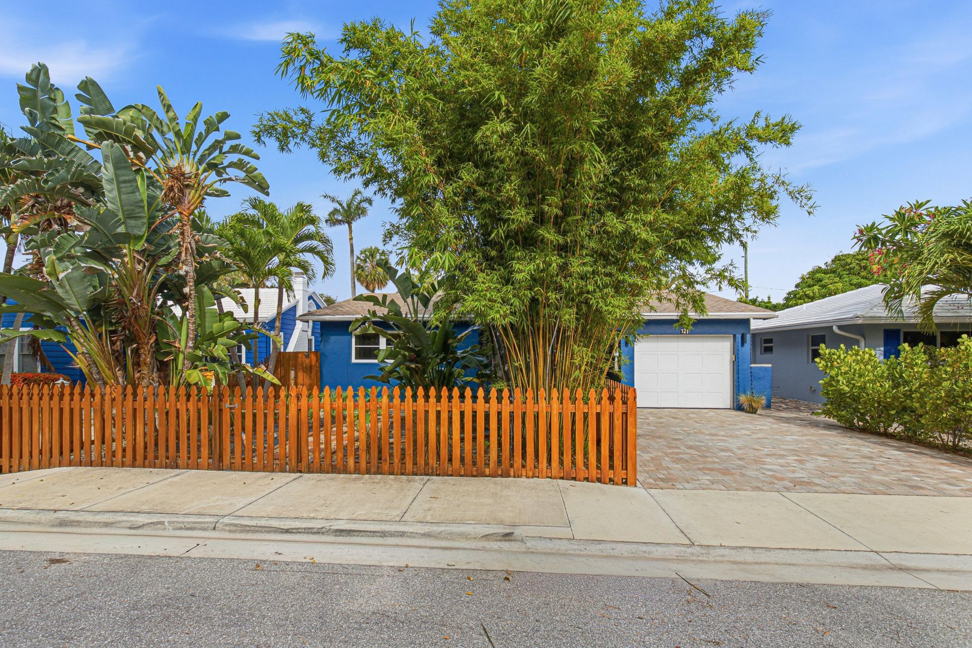 721 N Lakeside Drive, Lake Worth Beach, FL 33460 Photo