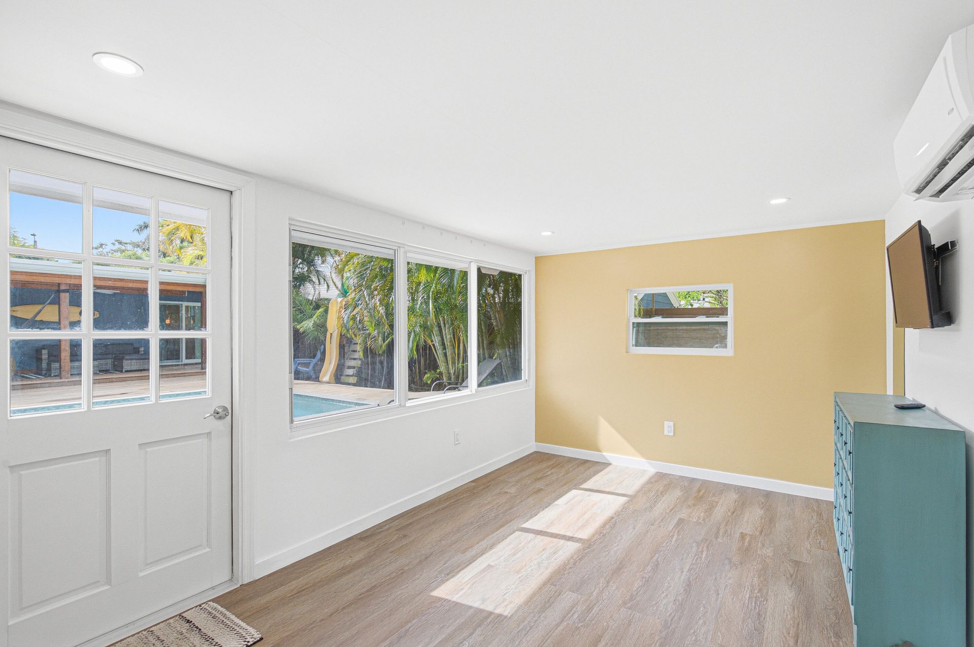 721 N Lakeside Drive, Lake Worth Beach, FL 33460 Photo