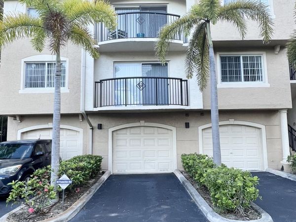 1100 Crestwood Court S, Unit 1103, Royal Palm Beach, FL 33411