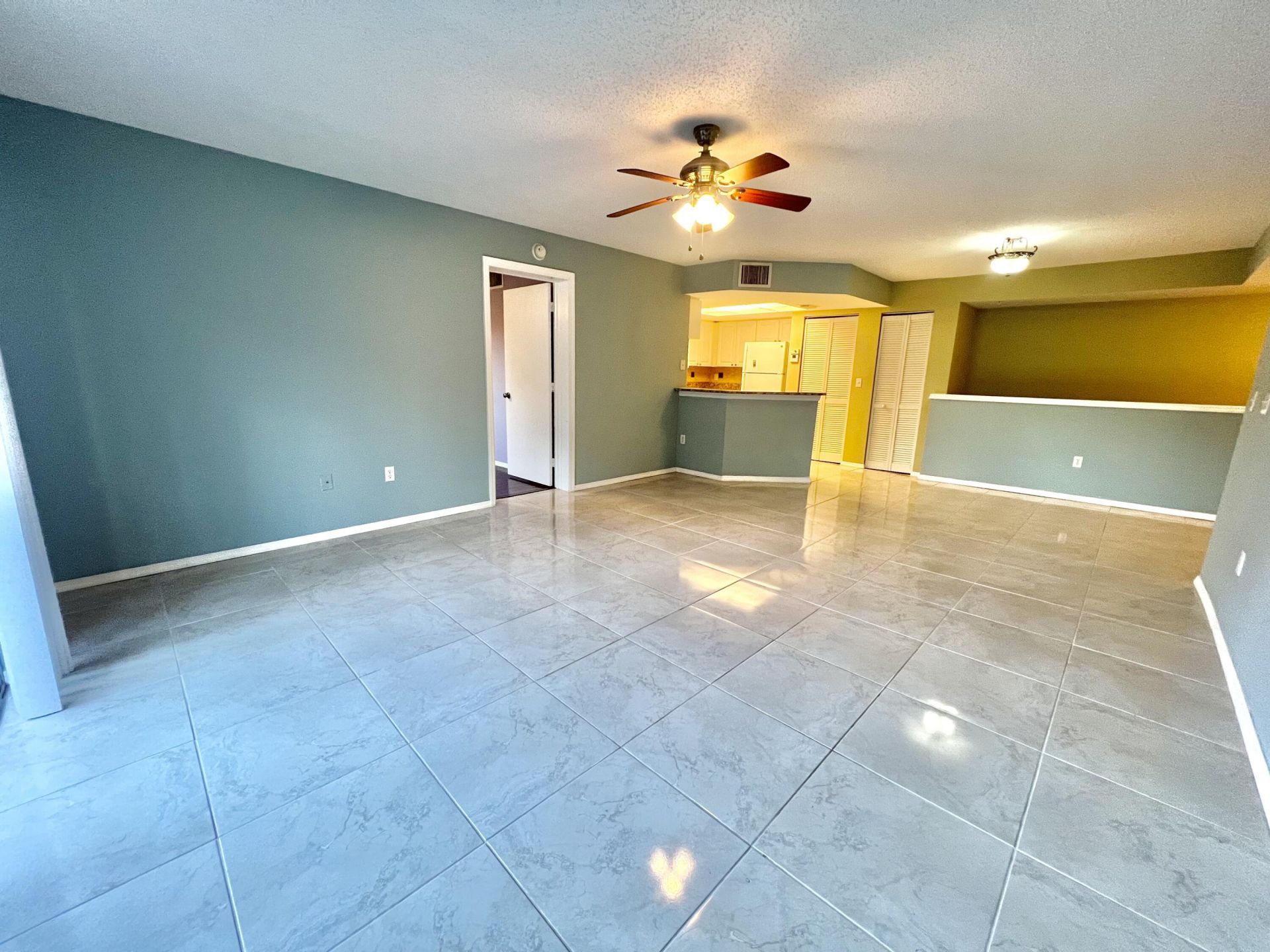 1100 Crestwood Court S, Unit 1103, Royal Palm Beach, FL 33411 Photo