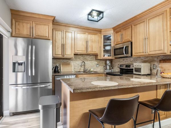 725 NW 99th Circle, Plantation, FL 33324