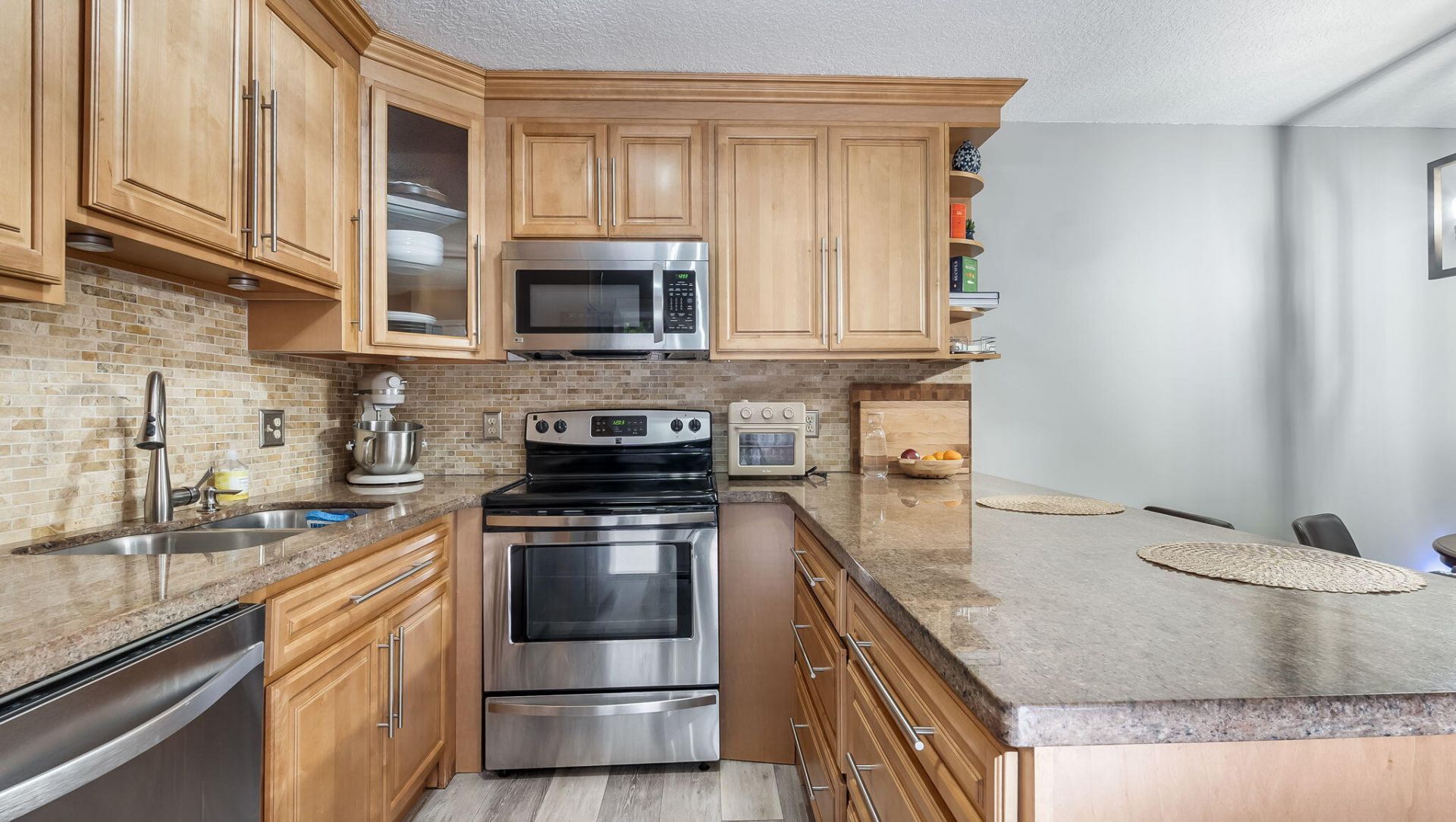 725 NW 99th Circle, Plantation, FL 33324 Photo