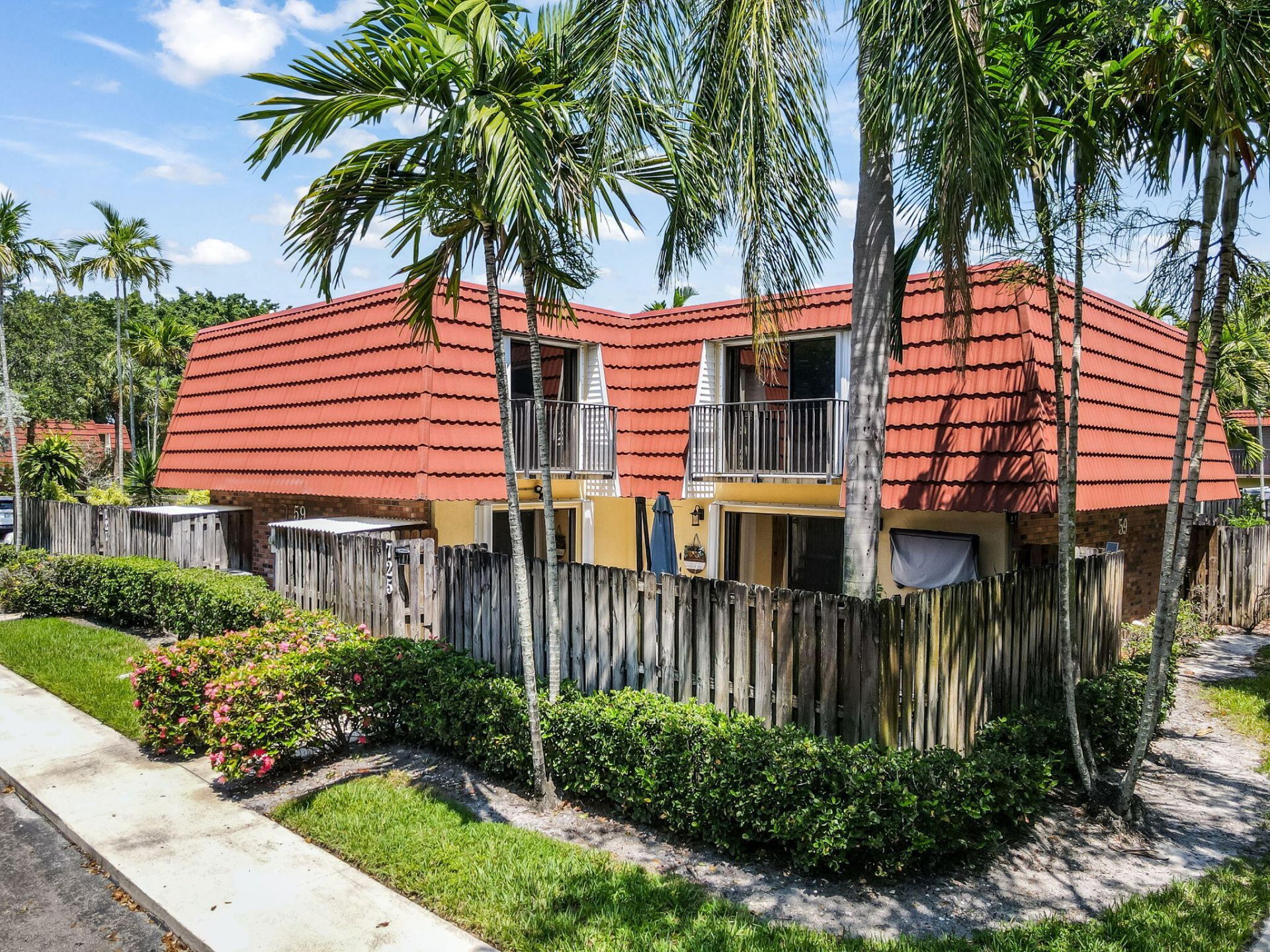 725 NW 99th Circle, Plantation, FL 33324 Photo