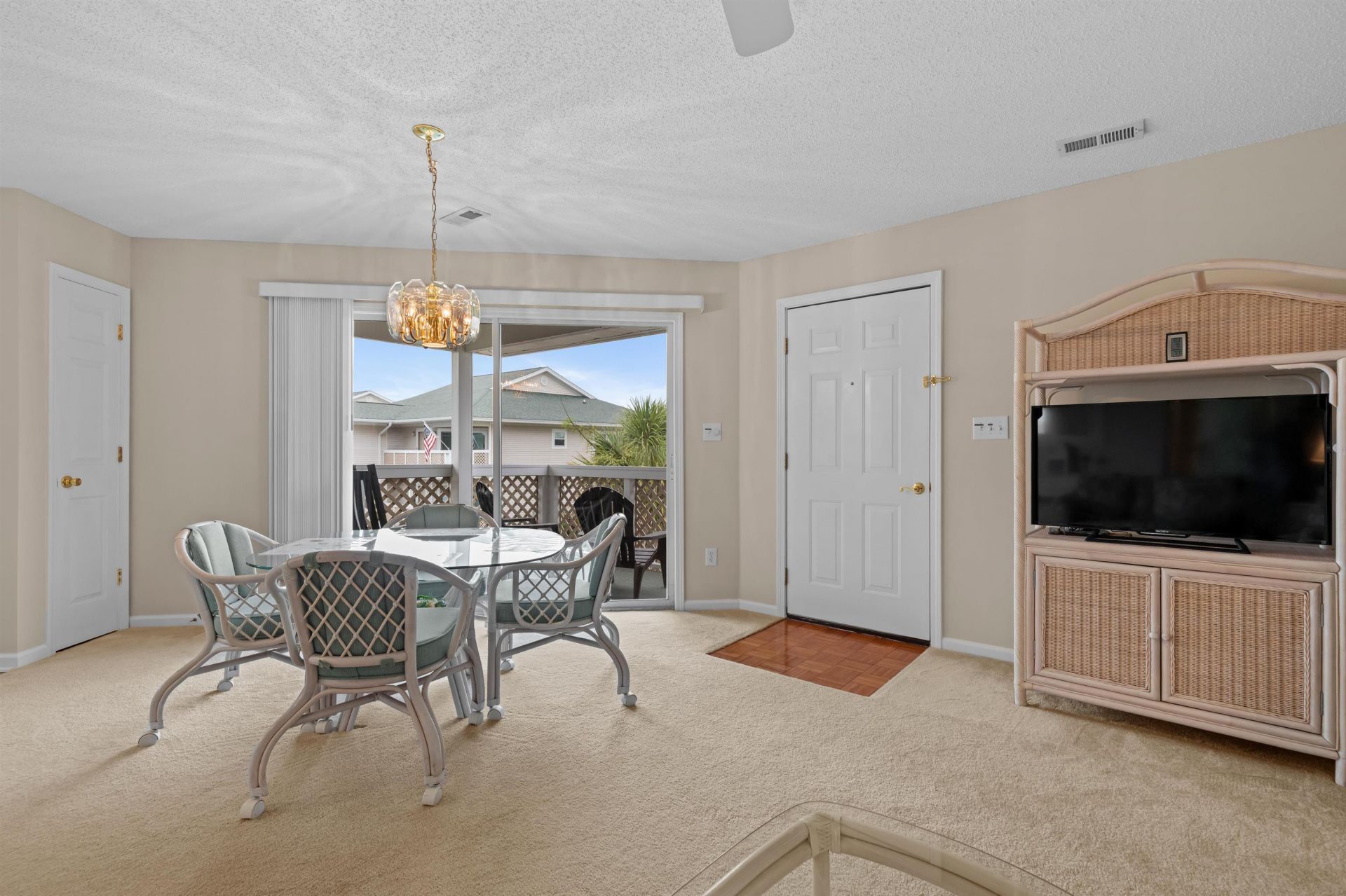 301 Shorehaven Dr. Photo 15