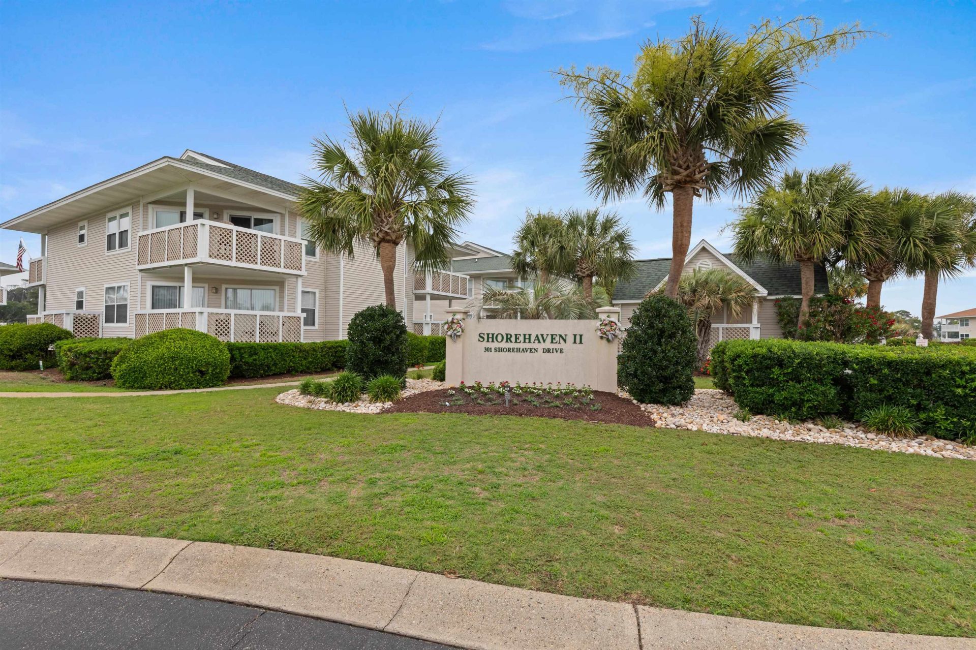 301 Shorehaven Dr. Photo 4