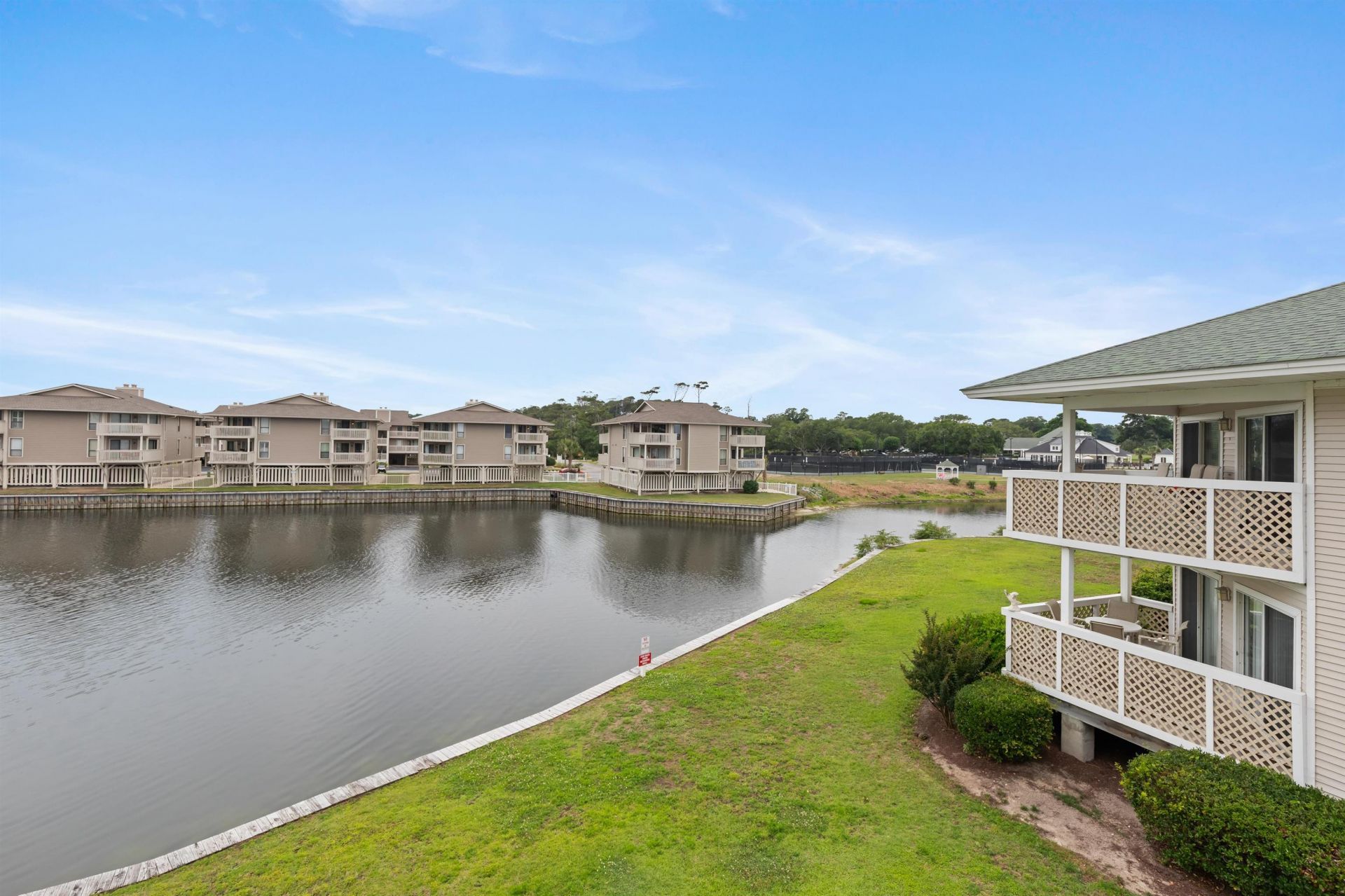 301 Shorehaven Dr. Photo 8