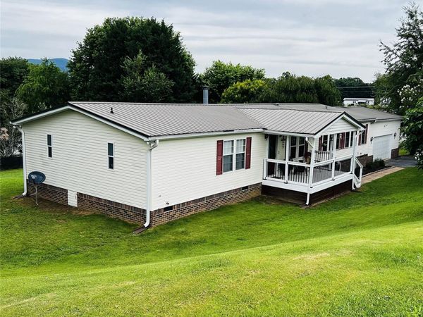 22 Sweet Briar Path Way , Hendersonville, NC 28792