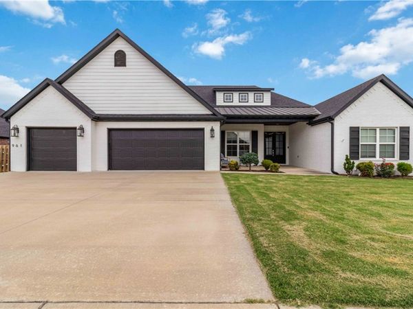 961 Osage View Drive, Bentonville, AR 72713