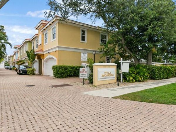 3020 NE 5th Terrace, Wilton Manors, FL 33334