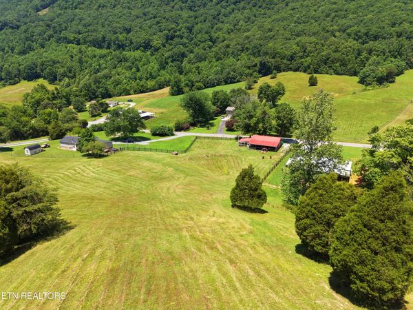 1319 Ideal Valley Rd, Spring City, TN 37381