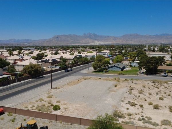 6010 Moonlight Drive , Las Vegas, NV 89130