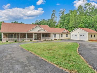 2677 Tolers Ferry Rd, Huddleston, VA 24104