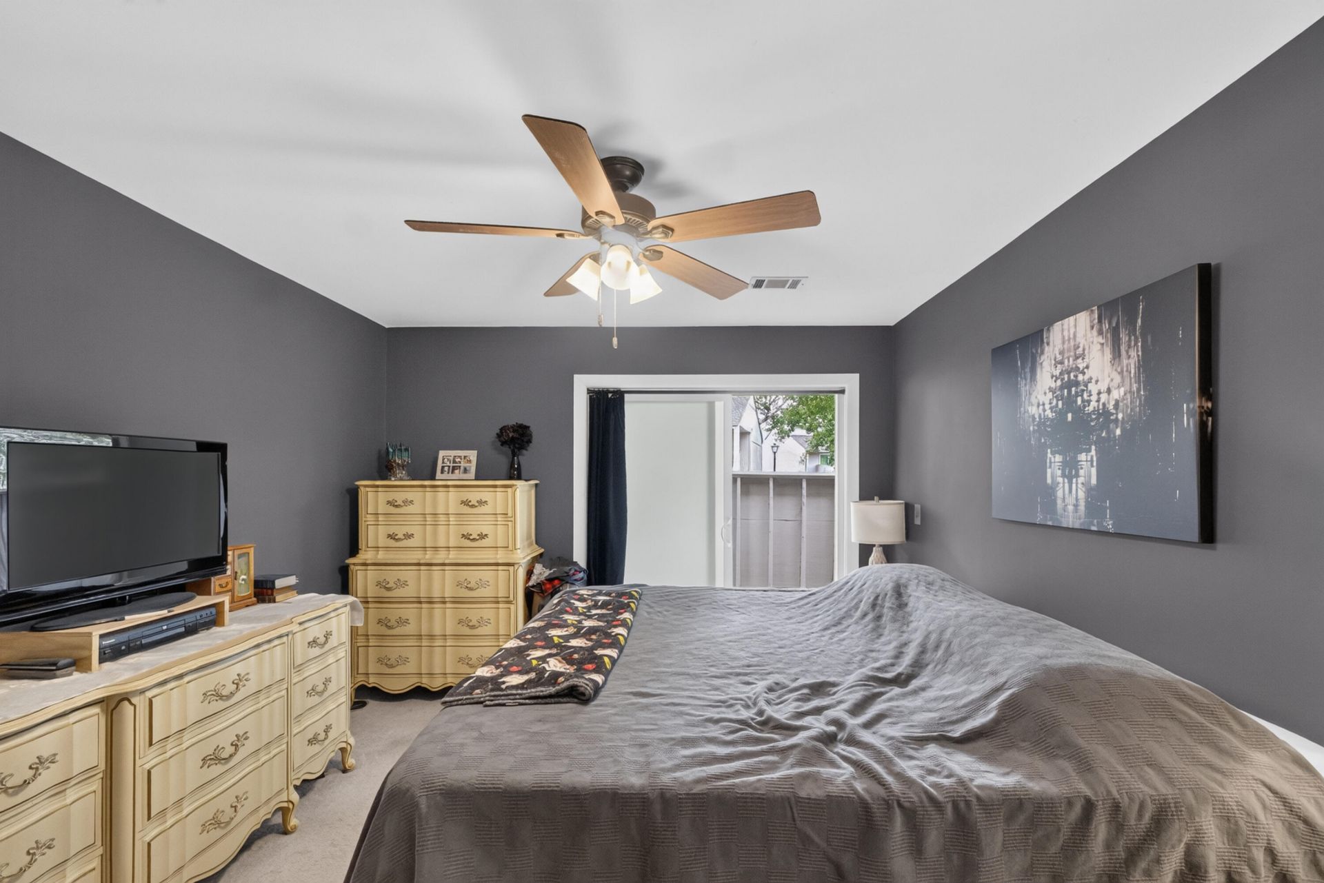 401 Greenmeadow Drive Photo 18