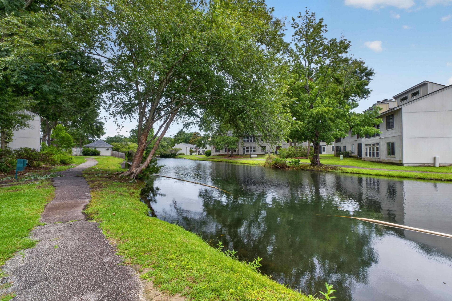 401 Greenmeadow Drive Photo 24