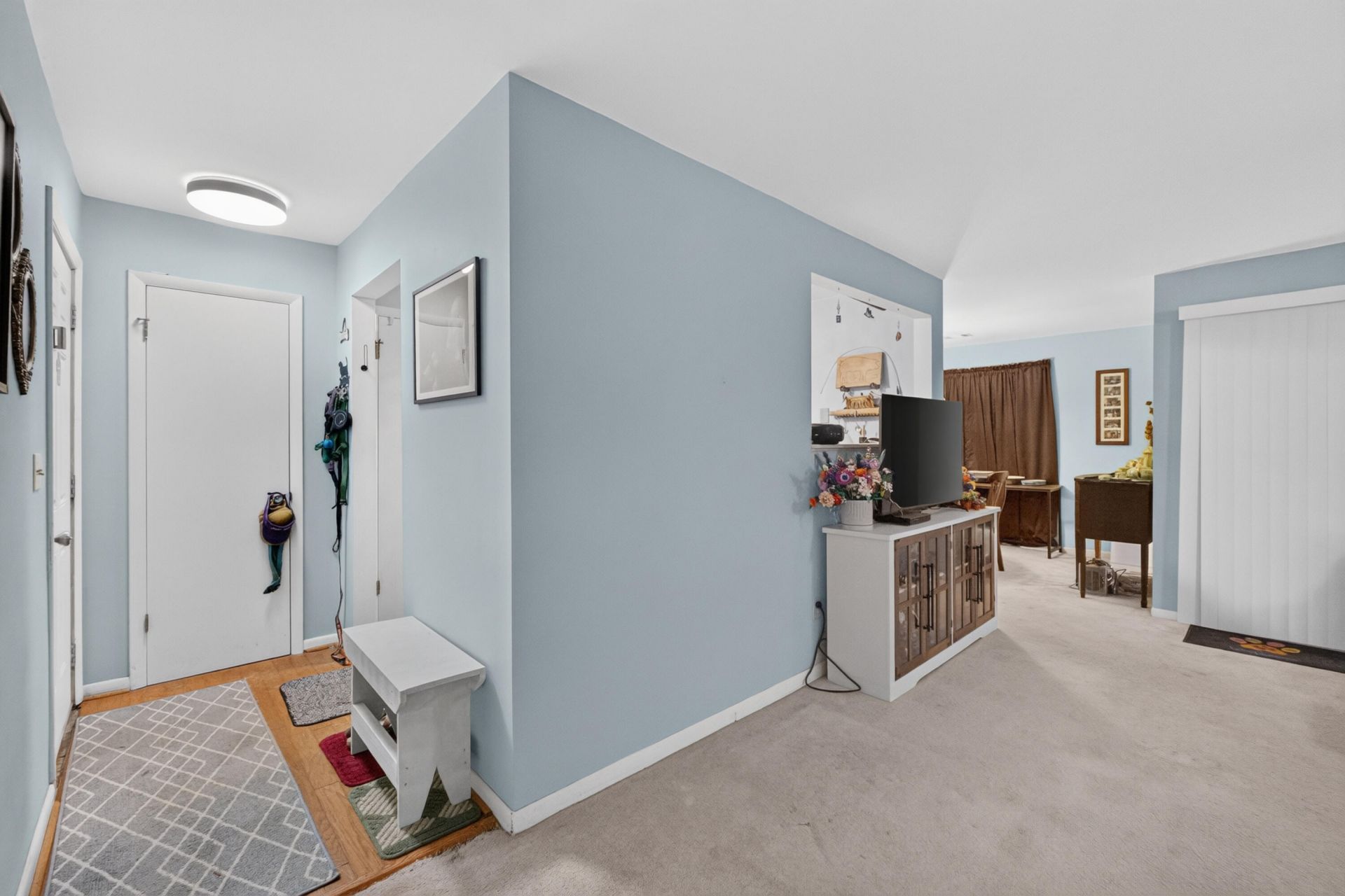 401 Greenmeadow Drive Photo 4