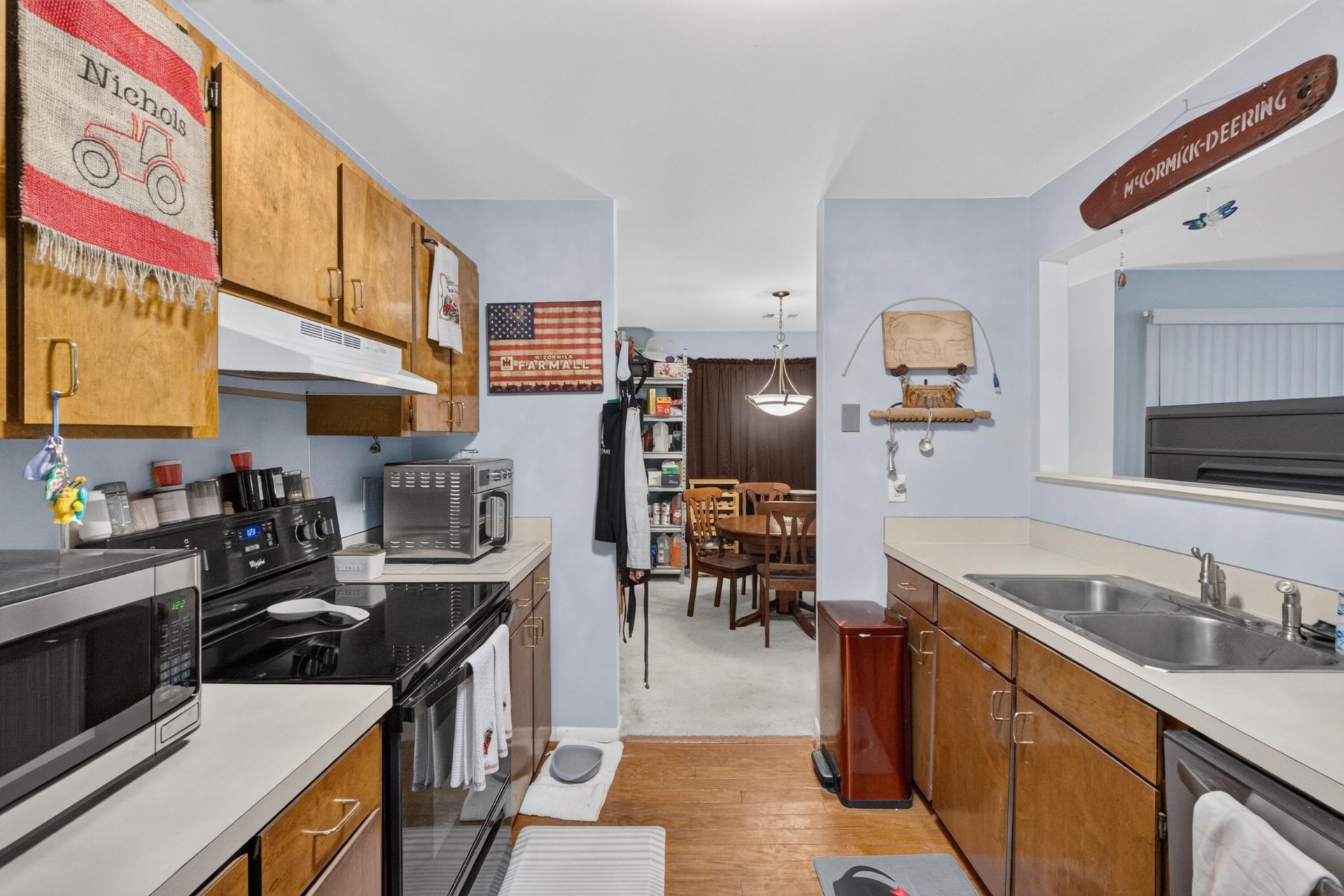 401 Greenmeadow Drive Photo 6