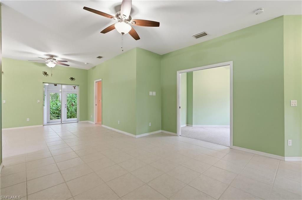 10727 Maui Cir, Estero, FL 33928 Photo