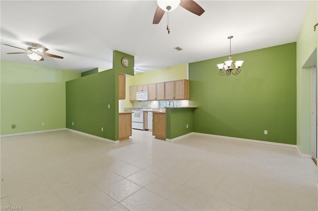 10727 Maui Cir, Estero, FL 33928 Photo
